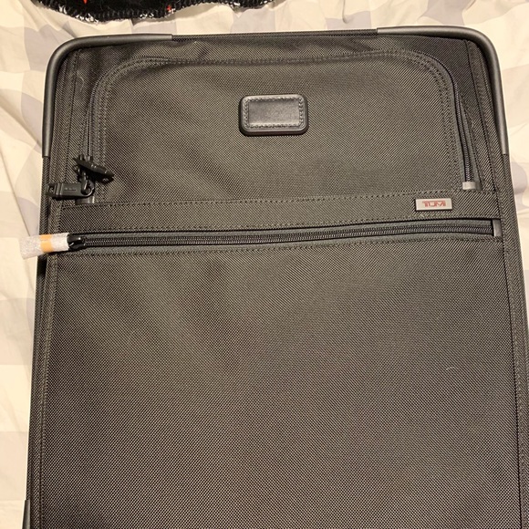 tumi exp 2 wheel carry on